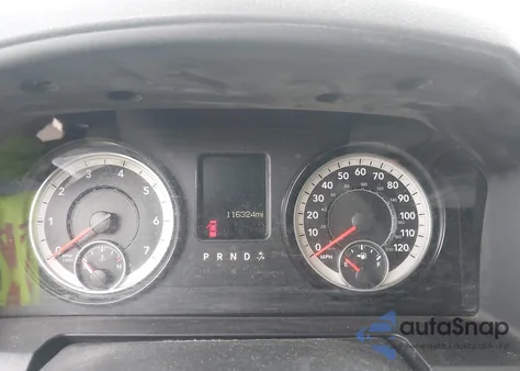 2017 Ram 1500 Express 4X4 6'4 Box z USA, uszkodzony, nr VIN 1C6RR7FG9HS857676